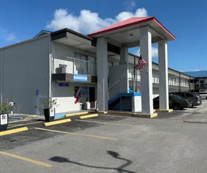 Photo 2 - Motel 6 Englewood, FL