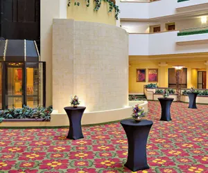 Photo 2 - Radisson Hotel Cedar Rapids