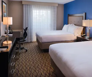 Photo 5 - Holiday Inn Express & Suites Pasadena - Los Angeles by IHG