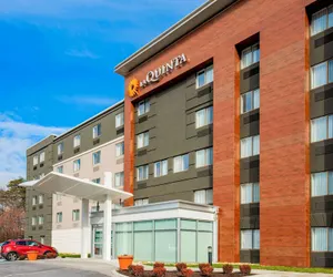 Photo 2 - La Quinta Inn & Suites by Wyndham Baltimore BWI Airport