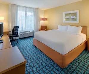 Photo 5 - Fairfield Inn and Suites by Marriott Indianapolis Airport