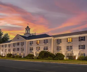Photo 2 - Best Western PLUS Morristown Inn-Florham Park