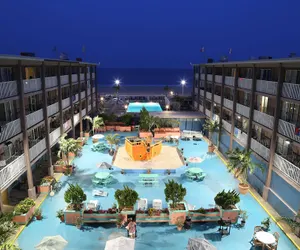 Photo 2 - Flagship Oceanfront Hotel