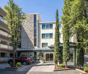 Photo 2 - Park Lane Suites and Inn