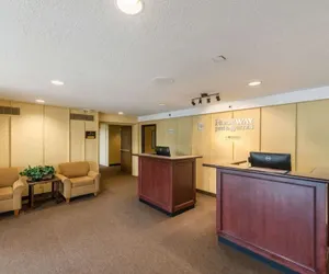 Photo 4 - Rodeway Inn & Suites Portland - Jantzen Beach