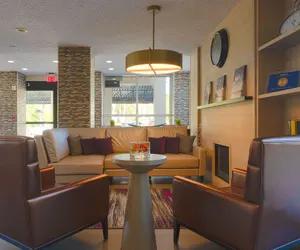 Photo 5 - The Palms Inn & Suites