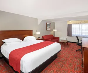 Photo 5 - Ramada by Wyndham Bowling Green