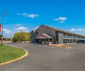 Photo 2 - Econo Lodge Inn & Suites