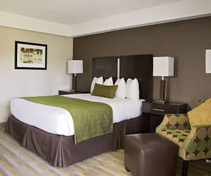 Photo 4 - Historic Concord Suites