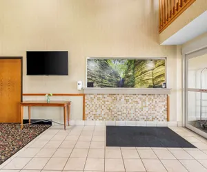 Photo 4 - Best Western Oglesby Inn
