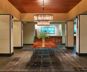 Photo 2 - DoubleTree by Hilton San Antonio Airport