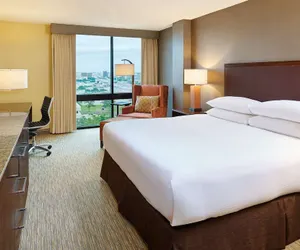 Photo 4 - DoubleTree by Hilton San Antonio Airport