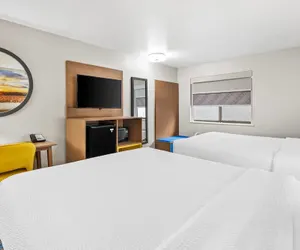 Photo 4 - Days Inn by Wyndham Mitchell SD