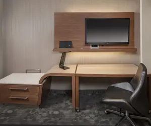Photo 5 - Courtyard by Marriott Lansing