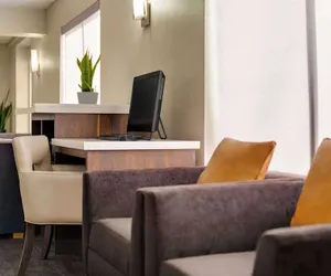 Photo 2 - Spark by Hilton Waldorf