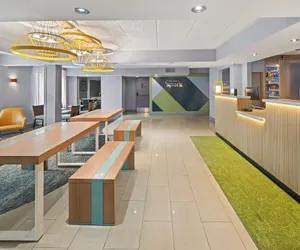 Photo 2 - Spark by Hilton Waldorf
