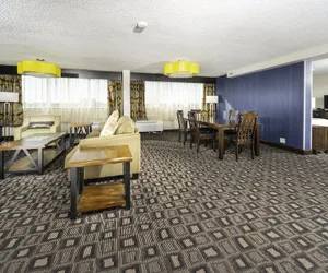 Photo 4 - Holiday Inn Louisville East - Hurstbourne, an IHG Hotel