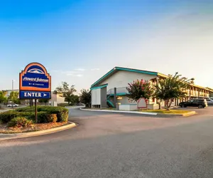 Photo 2 - Howard Johnson by Wyndham Columbus Fort Moore