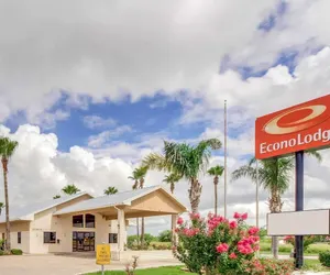 Photo 2 - Econo Lodge Falfurrias Hwy 281