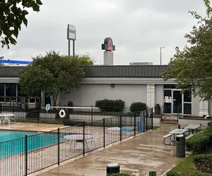 Photo 2 - Motel 6 Mesquite, TX – Town East