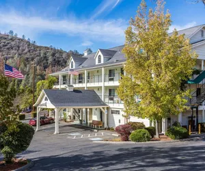 Photo 2 - Quality Inn Yosemite Valley Gateway