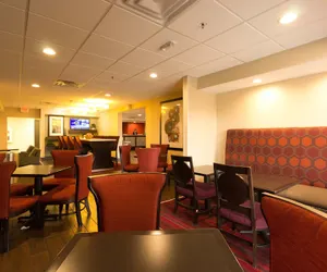 Photo 5 - Hampton Inn Columbus-South