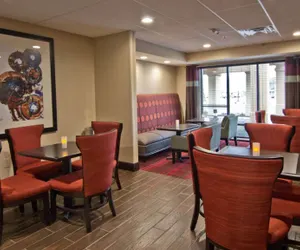 Photo 4 - Hampton Inn Columbus-South