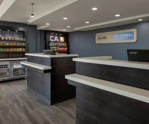 Photo 3 - City Express by Marriott Santa Ana/Orange County Airport