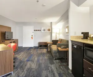 Photo 3 - Express Inn