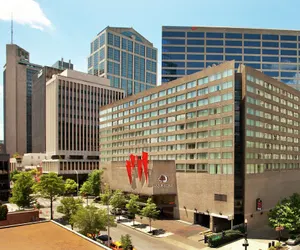 Photo 2 - DoubleTree by Hilton Hotel Nashville Downtown