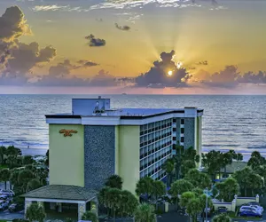 Photo 2 - Hampton Inn Jacksonville Beach/Oceanfront