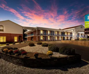 Photo 2 - SureStay Hotel by Best Western Bardstown General Nelson