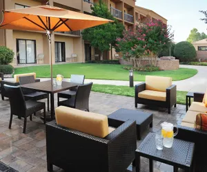 Photo 2 - Courtyard by Marriott Oklahoma City Airport