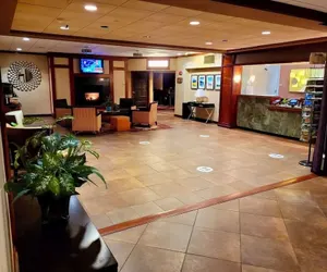 Photo 3 - Cortina Inn