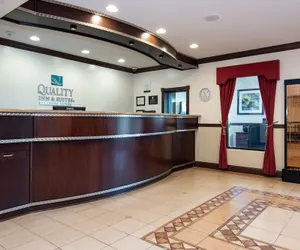 Photo 2 - Quality Inn & Suites Quakertown - Allentown