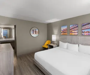 Photo 2 - Days Inn by Wyndham Kenner/New Orleans Airport South