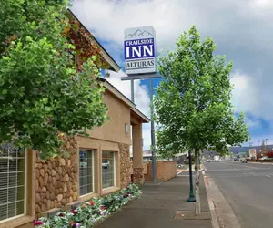 Photo 2 - Trailside Inn