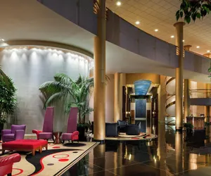 Photo 3 - Hilton Washington Dulles Airport