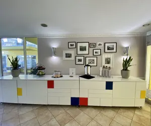 Photo 3 - Magic Castle Hotel