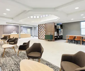 Photo 2 - Holiday Inn Redding by IHG