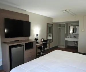 Photo 4 - Whaler Inn and Suites