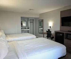 Photo 5 - Whaler Inn and Suites