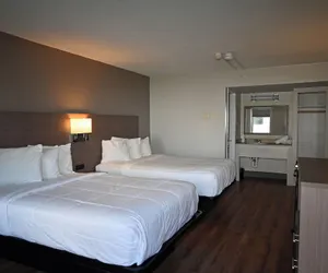 Photo 2 - Whaler Inn and Suites