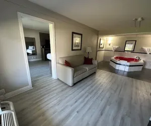 Photo 3 - Whaler Inn and Suites