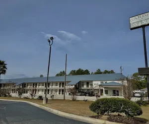 Photo 2 - Garden Inn & Suites