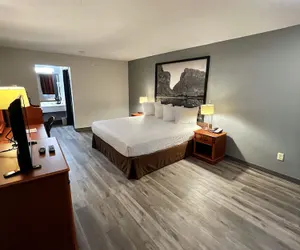 Photo 5 - Super 8 by Wyndham Sealy