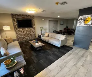 Photo 5 - Super 8 by Wyndham Sealy