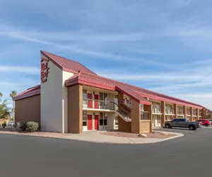 Photo 2 - Red Roof Inn Tucson South - Airport