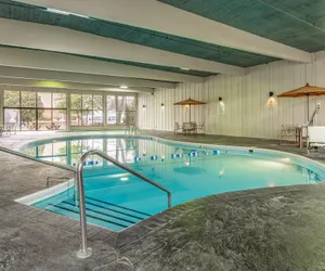 Photo 2 - Holiday Inn Rockford by IHG