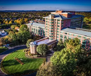 Photo 2 - Lansdowne Resort and Spa